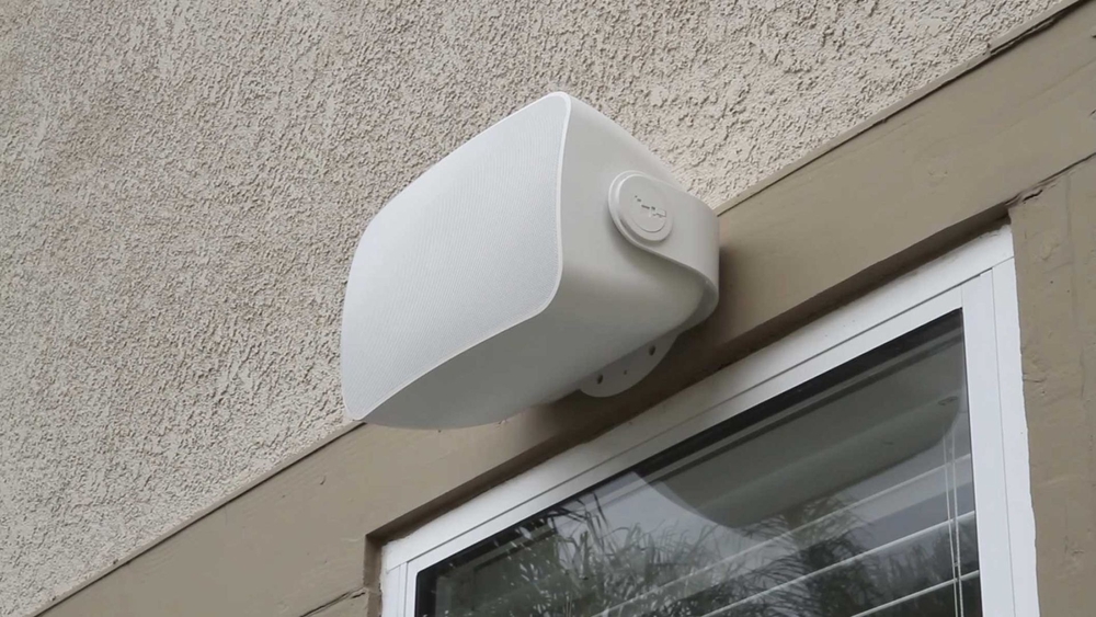 Sonos-and-Sonance-Outdoor-Speaker-Lifestyle-Shot-Q1FY19-Core-Creative-MST-MST-JPEG-fid24821-1920x1920